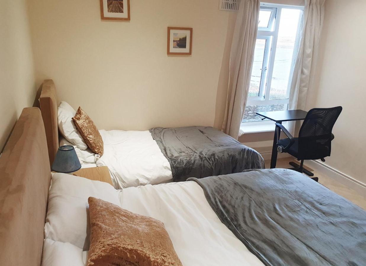 Ballycotton Holiday Apartment No 6 By Trident Holiday Homes Екстер'єр фото